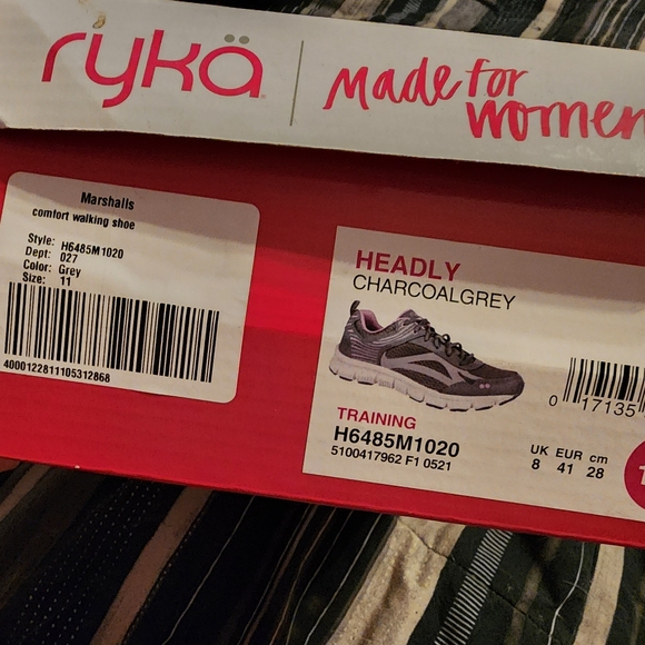 Ryka athletic shoes, size 11 - Picture 4 of 4